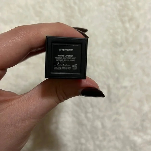 Huda Beauty Matte Lipstick in Interview - Picture 4 of 6